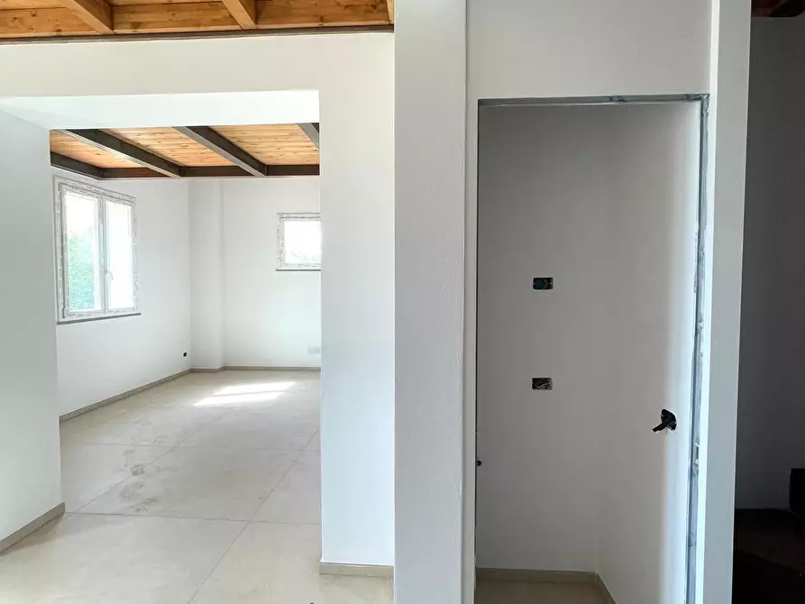 Immagine 10 di Appartamento in vendita  a Livorno