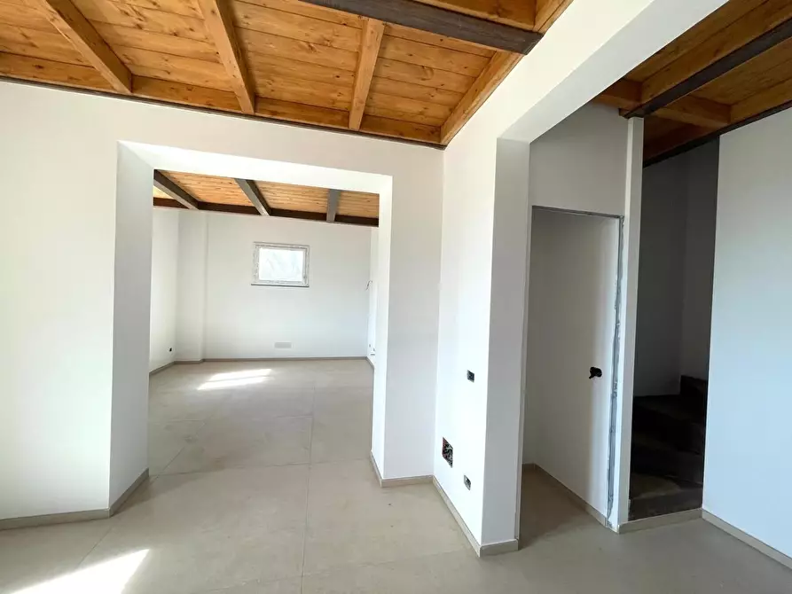 Immagine 11 di Appartamento in vendita  a Livorno