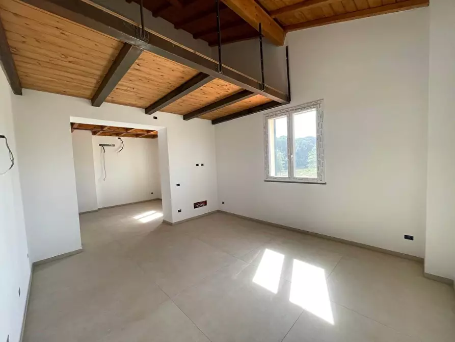 Immagine 13 di Appartamento in vendita  a Livorno