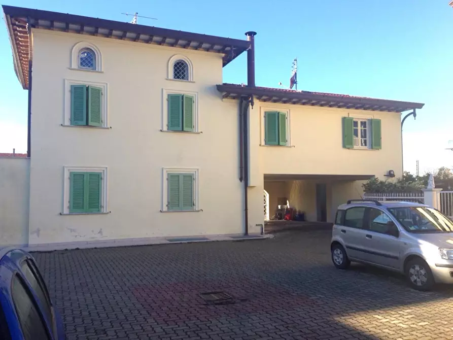 Immagine 13 di Casa bifamiliare in vendita  a Seravezza