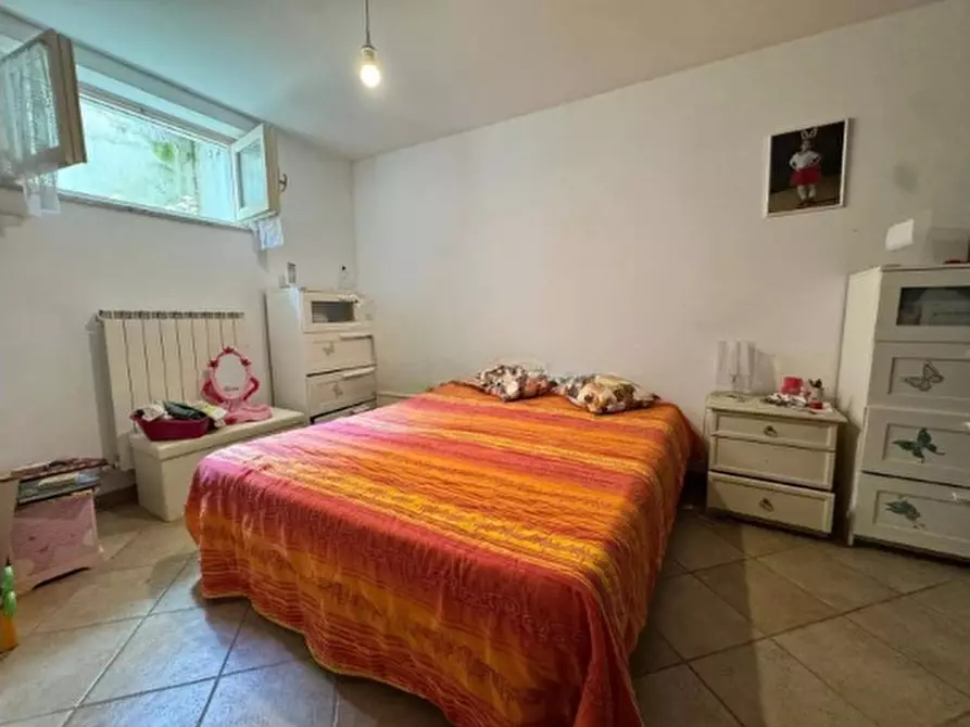 Immagine 11 di Casa bifamiliare in vendita  a Seravezza