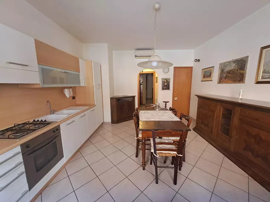 Immagine 2 di Appartamento in vendita  a Poggibonsi