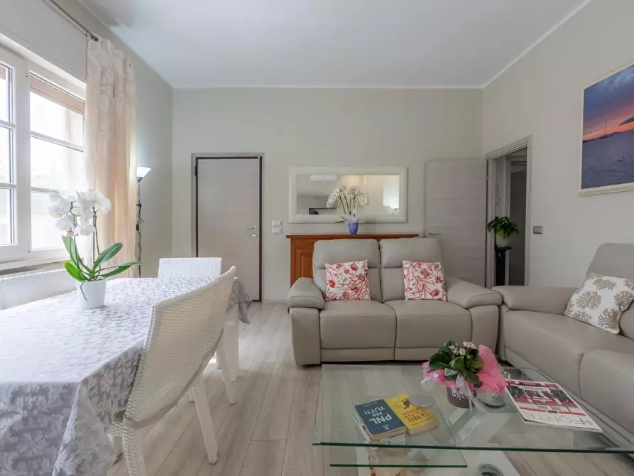 Immagine 30 di Villa in vendita  a Forte Dei Marmi