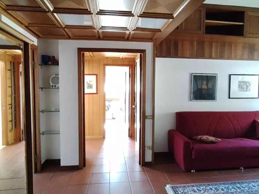 Immagine 4 di Appartamento in vendita  a Carrara