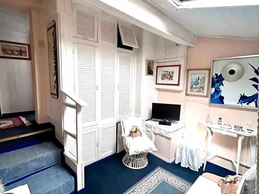 Immagine 40 di Casa indipendente in vendita  a Pisa