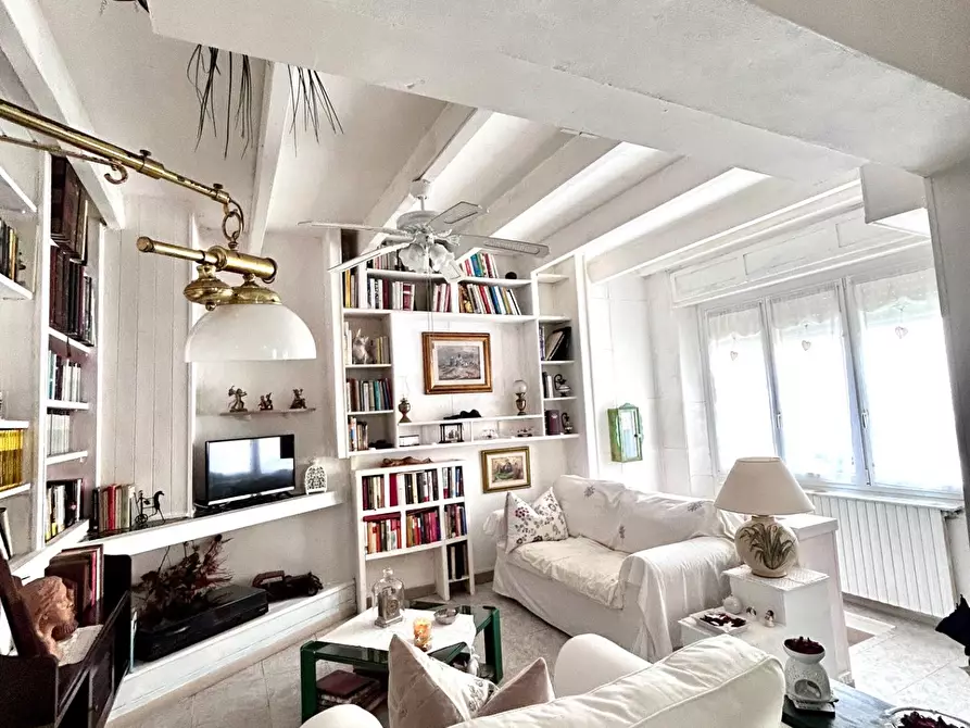 Immagine 16 di Casa indipendente in vendita  a Pisa