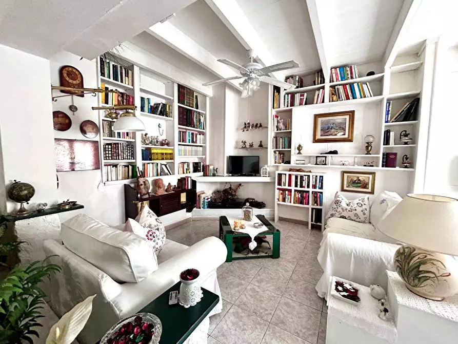 Immagine 18 di Casa indipendente in vendita  a Pisa