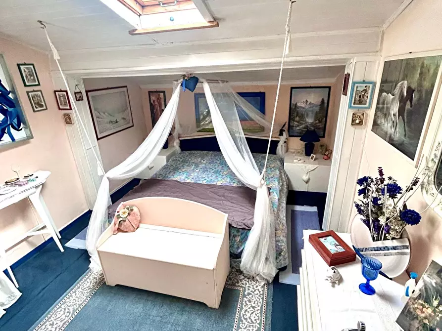 Immagine 39 di Casa indipendente in vendita  a Pisa