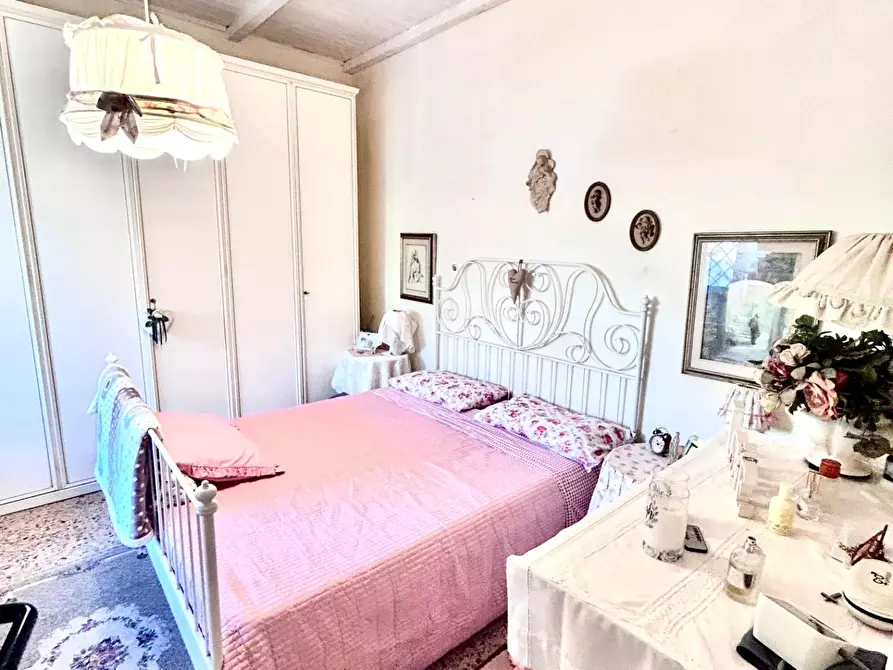 Immagine 26 di Casa indipendente in vendita  a Pisa
