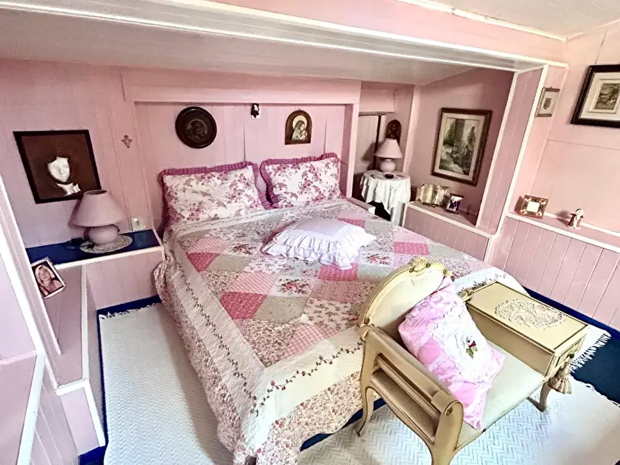 Immagine 35 di Casa indipendente in vendita  a Pisa