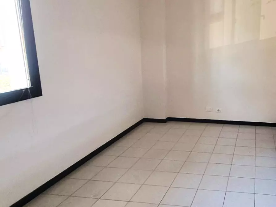 Immagine 4 di Ufficio in affitto  a Ponsacco