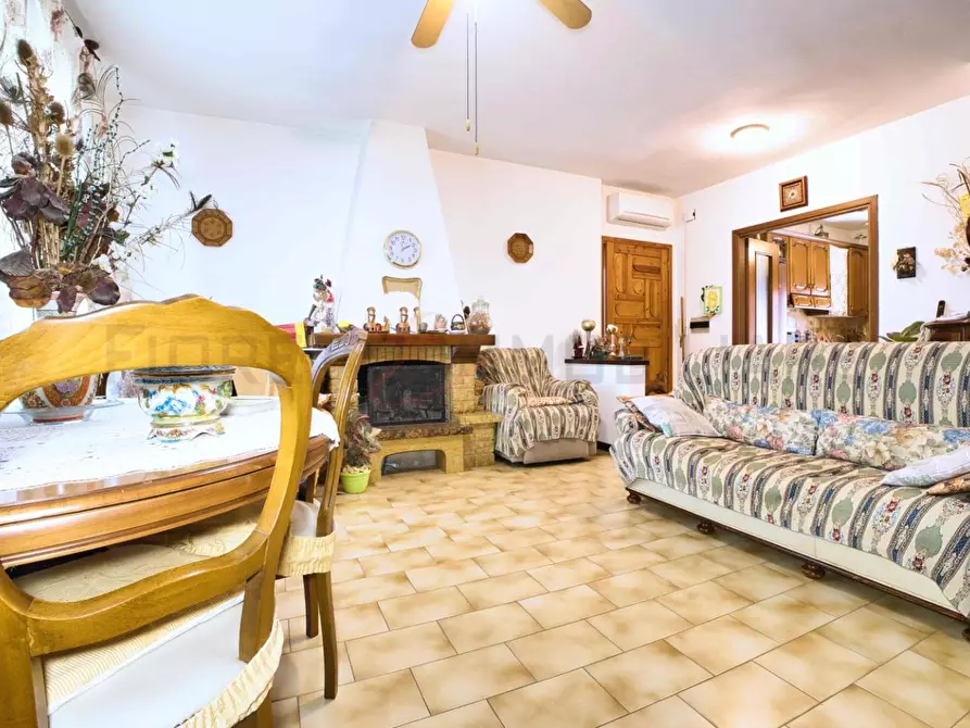 Immagine 2 di Appartamento in vendita  a Piombino
