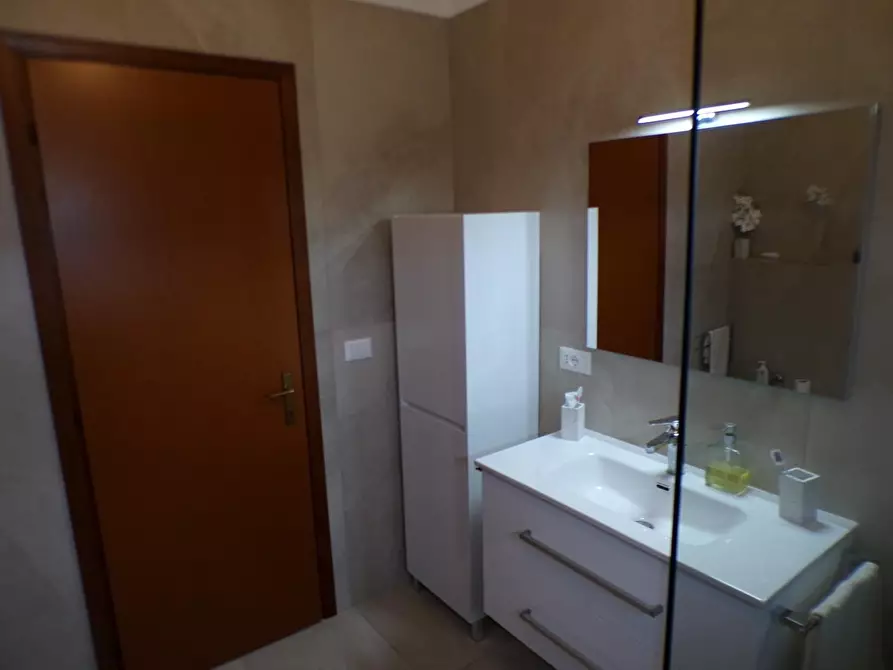 Immagine 20 di Appartamento in vendita  a Cascina