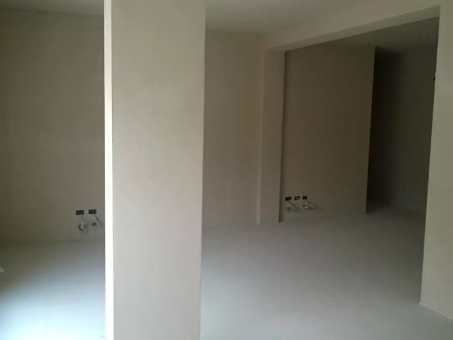 Immagine 5 di Appartamento in vendita  a Montignoso