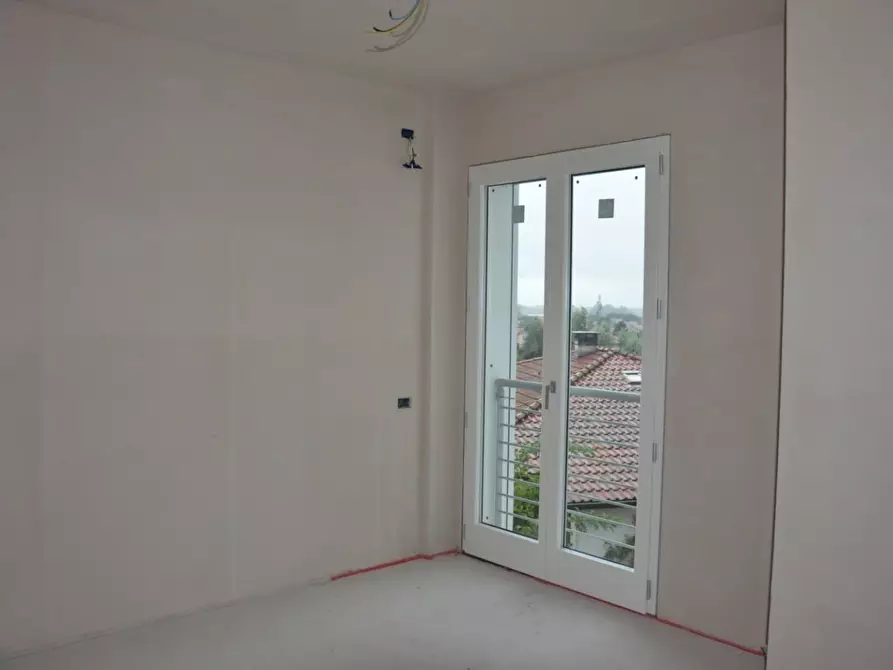 Immagine 3 di Appartamento in vendita  a Montignoso