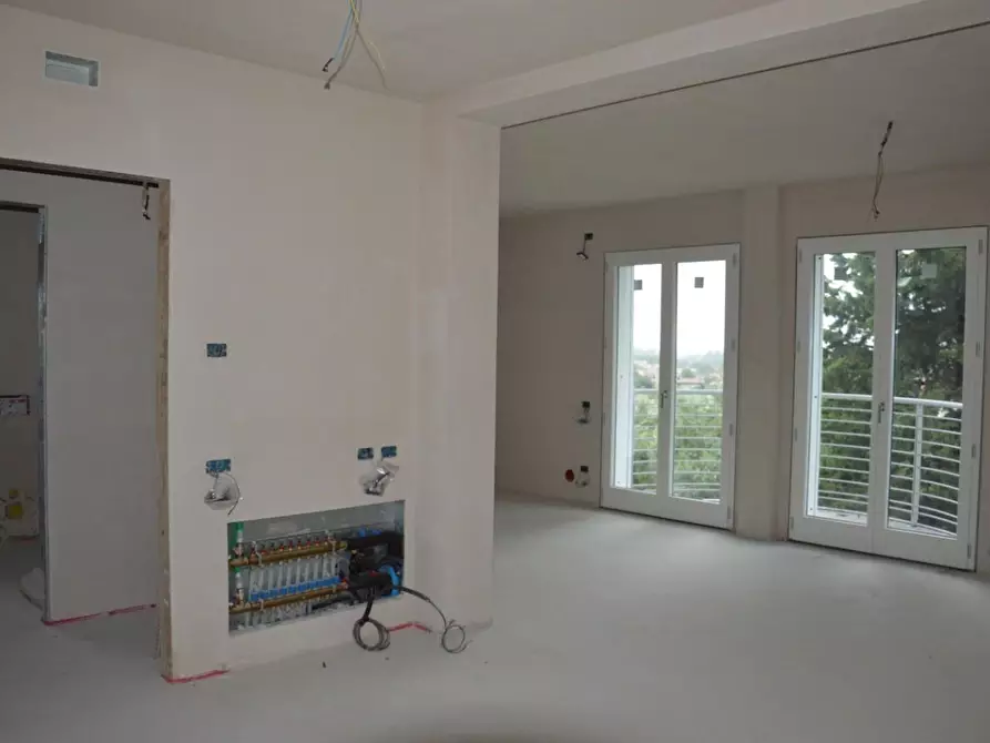 Immagine 1 di Appartamento in vendita  a Montignoso