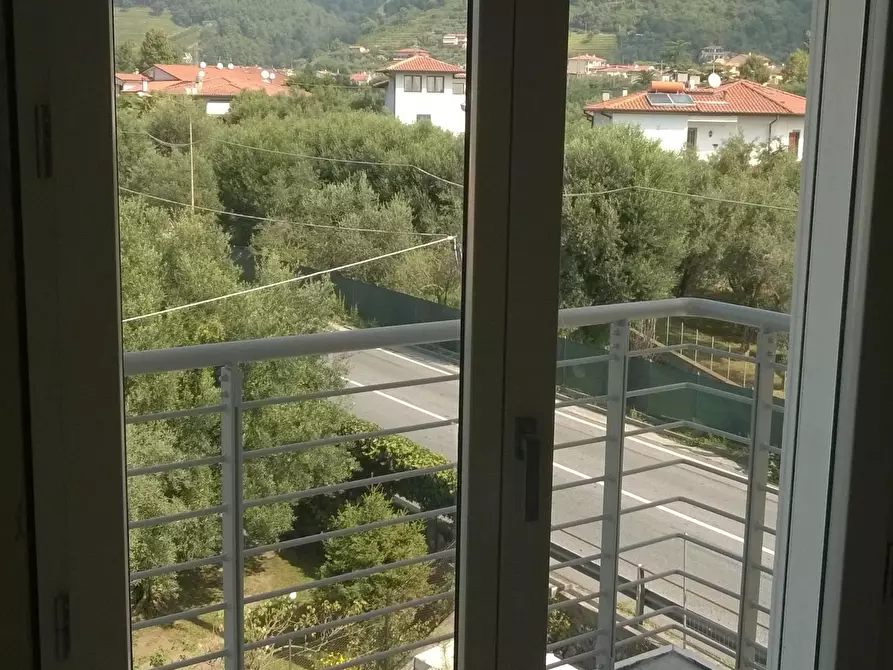 Immagine 9 di Appartamento in vendita  a Montignoso