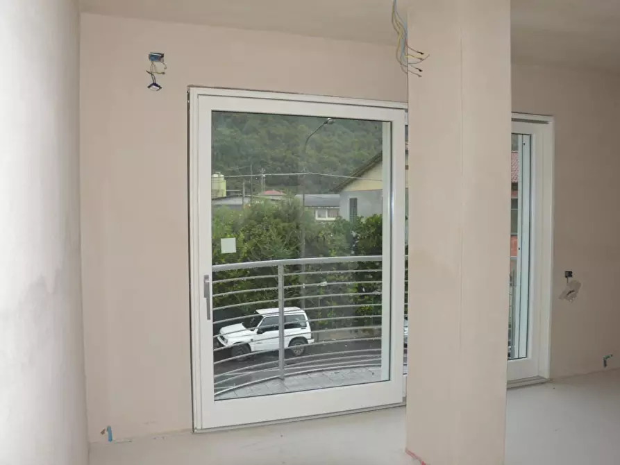 Immagine 5 di Appartamento in vendita  a Montignoso