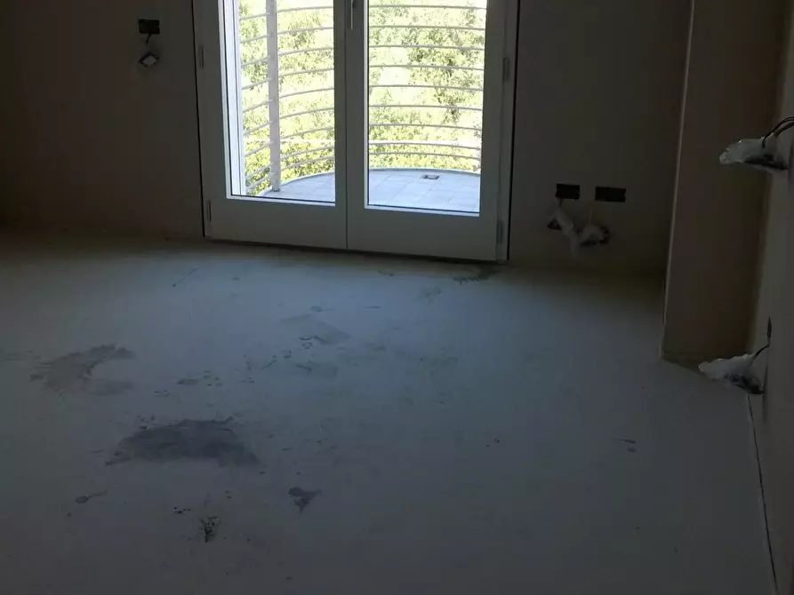 Immagine 11 di Appartamento in vendita  a Montignoso