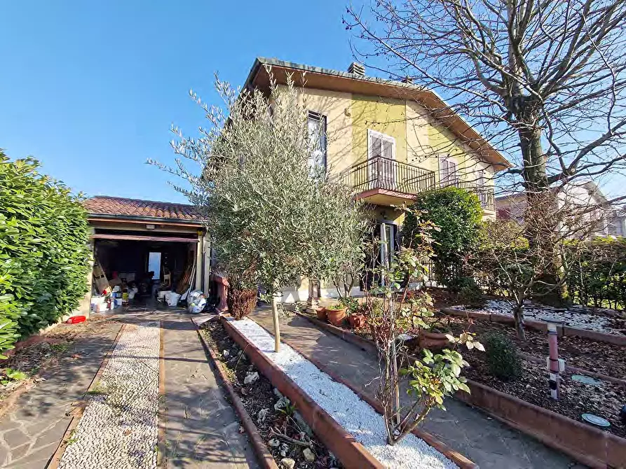 Immagine 29 di Villa in vendita  a Inveruno
