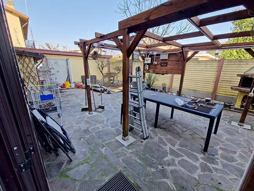 Immagine 4 di Villa in vendita  a Inveruno