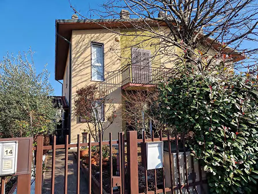 Immagine 1 di Villa in vendita  a Inveruno