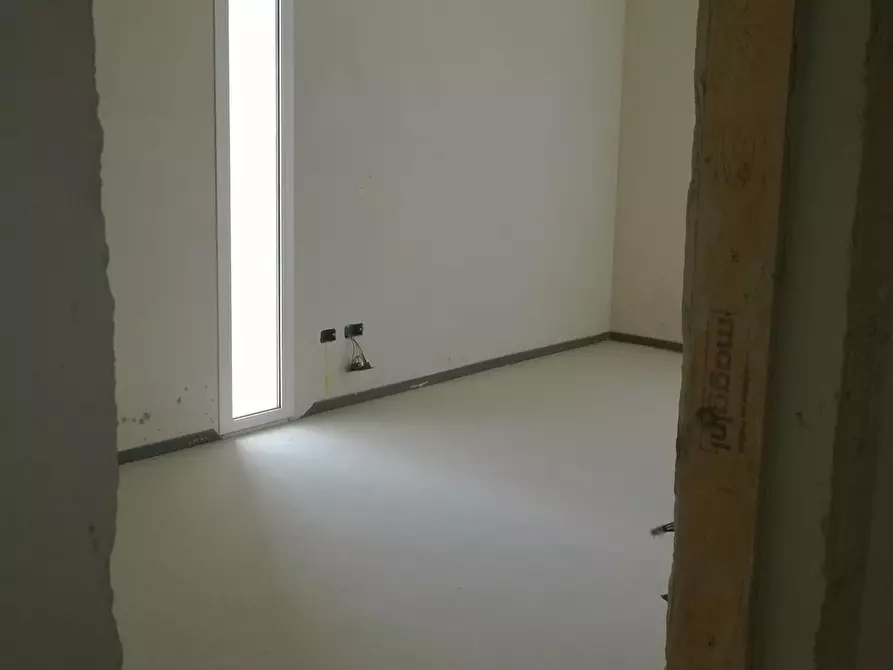 Immagine 9 di Appartamento in vendita  a Montignoso