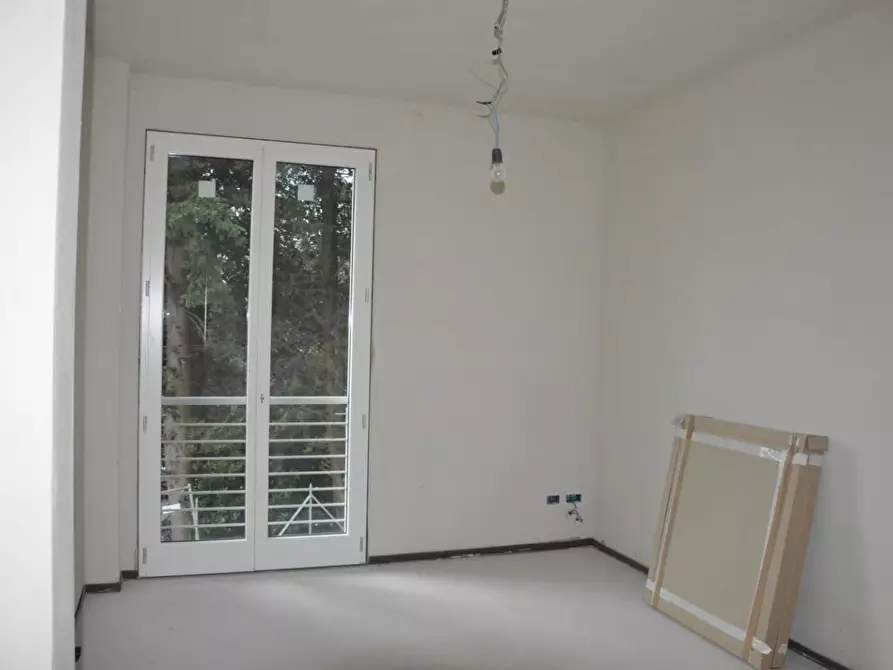Immagine 2 di Appartamento in vendita  a Montignoso
