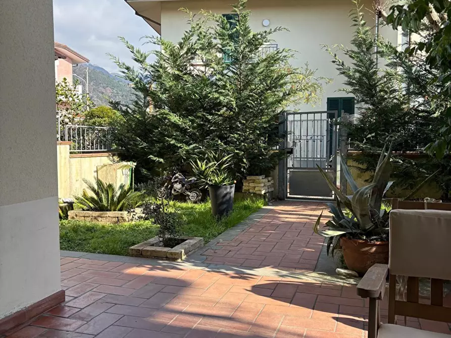 Immagine 24 di Villetta a schiera in vendita  a Massa