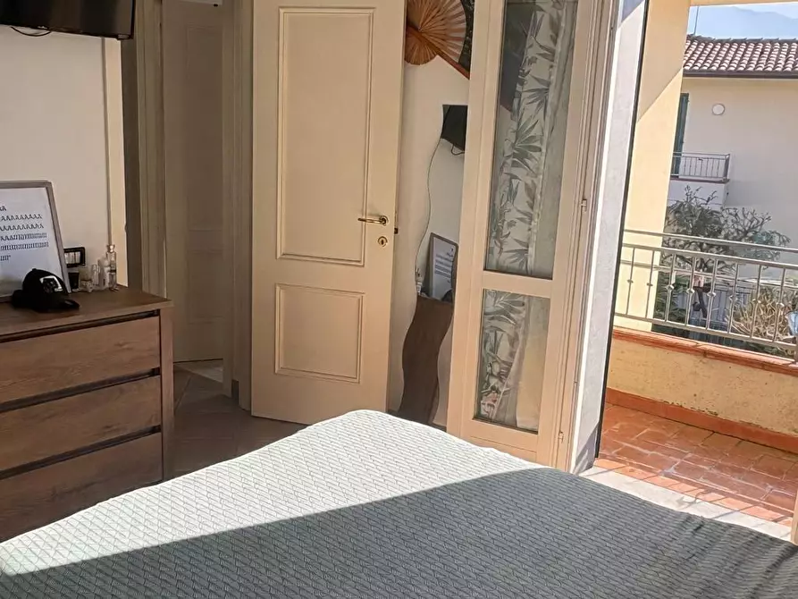 Immagine 13 di Villetta a schiera in vendita  a Massa