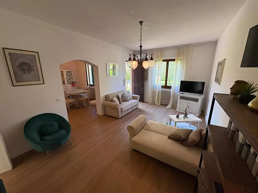 Immagine 9 di Casa bifamiliare in affitto  a Montignoso