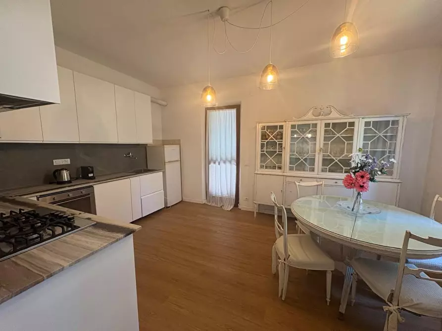 Immagine 10 di Casa bifamiliare in affitto  a Montignoso