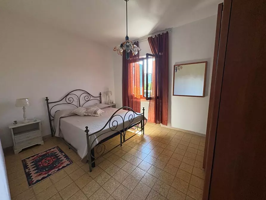 Immagine 25 di Casa bifamiliare in affitto  a Montignoso