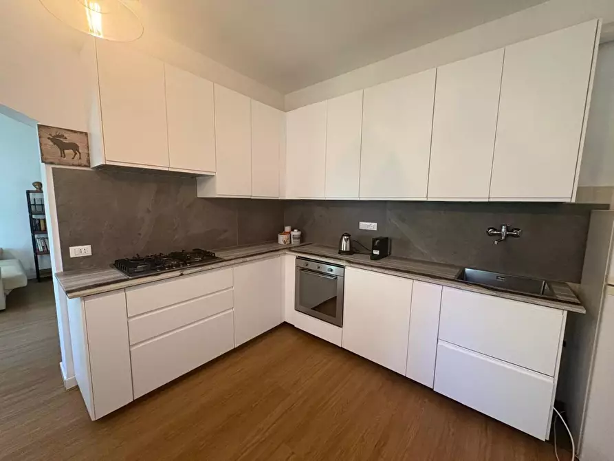 Immagine 12 di Casa bifamiliare in affitto  a Montignoso