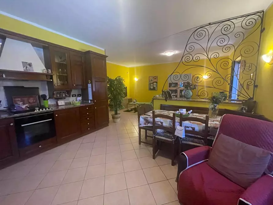 Immagine 5 di Porzione di casa in vendita  a Ortonovo