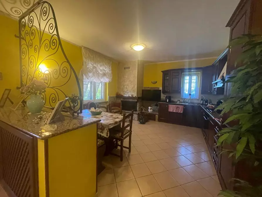 Immagine 10 di Porzione di casa in vendita  a Ortonovo