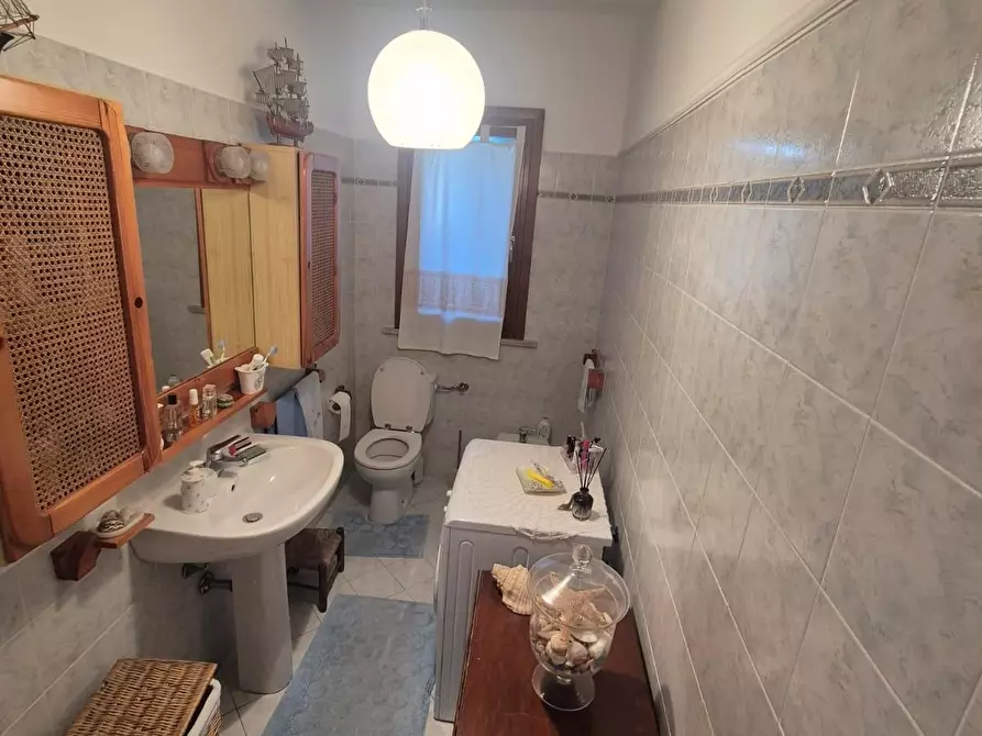 Immagine 6 di Appartamento in vendita  a Carrara