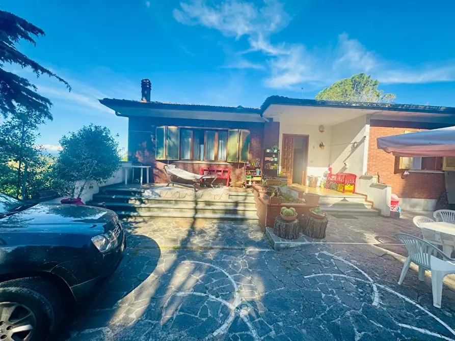 Immagine 1 di Casa indipendente in vendita  a Collesalvetti