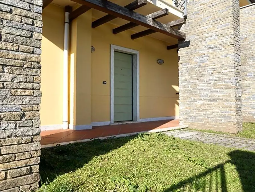 Immagine 16 di Villetta a schiera in vendita  a Carrara