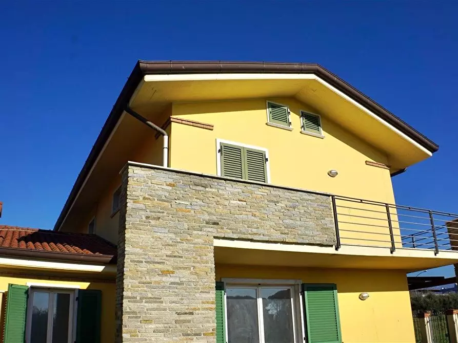 Immagine 15 di Villetta a schiera in vendita  a Carrara