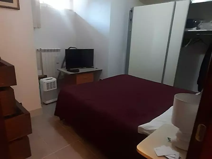 Immagine 3 di Porzione di casa in vendita  a Ortonovo