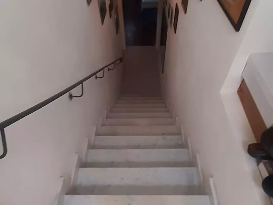Immagine 2 di Porzione di casa in vendita  a Ortonovo