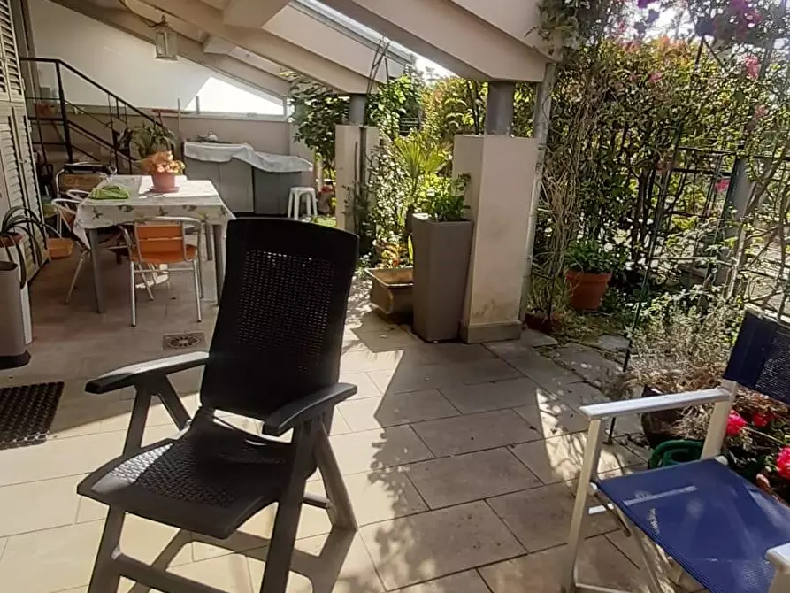 Immagine 15 di Porzione di casa in vendita  a Ortonovo
