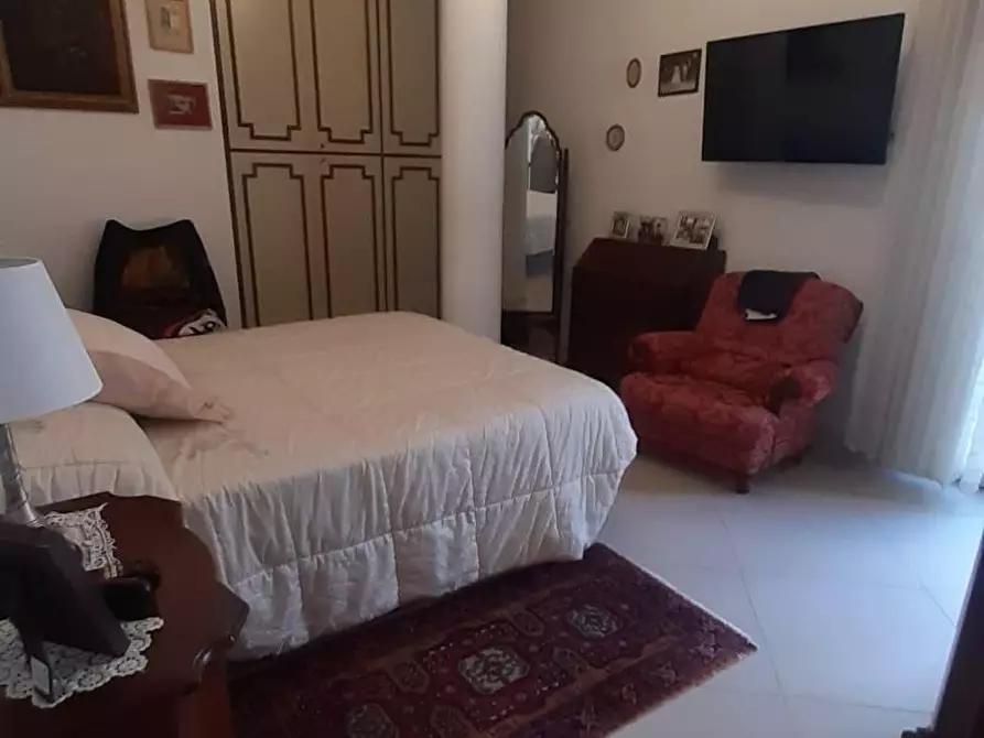 Immagine 8 di Porzione di casa in vendita  a Ortonovo