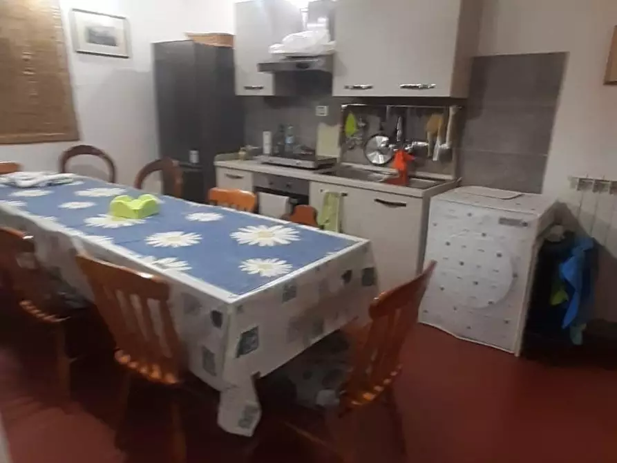 Immagine 12 di Porzione di casa in vendita  a Ortonovo