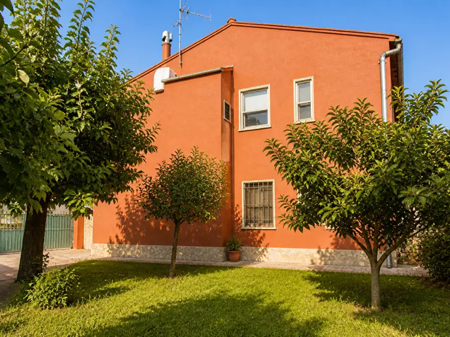 Immagine 1 di Terratetto in vendita  a San Giuliano Terme