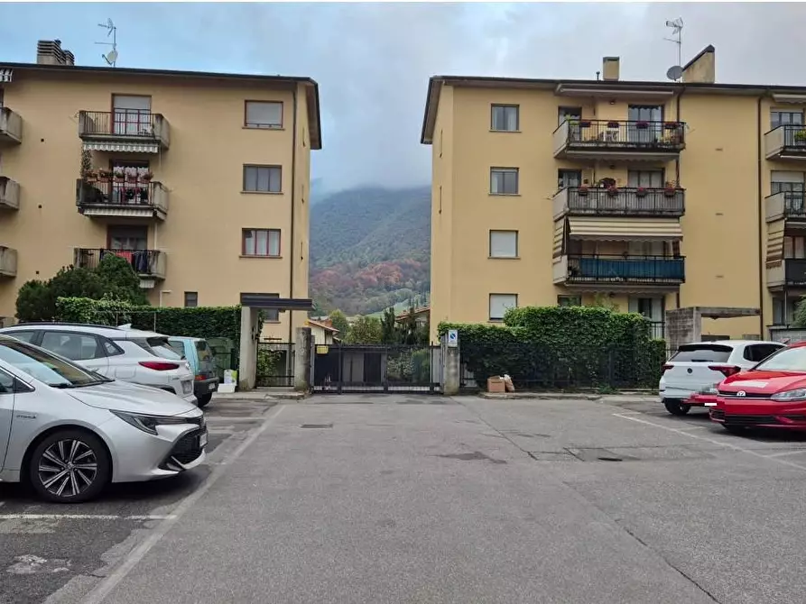 Immagine 1 di Appartamento in vendita  a Alzano Lombardo