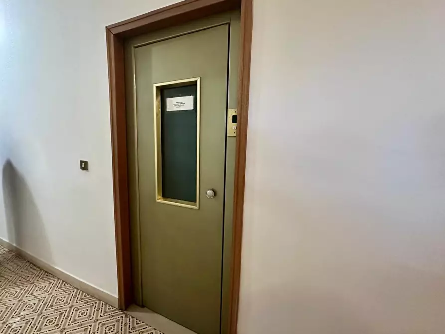Immagine 21 di Appartamento in vendita  a Pisa