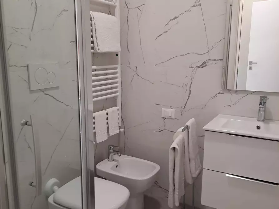 Immagine 5 di Appartamento in vendita  a Viareggio
