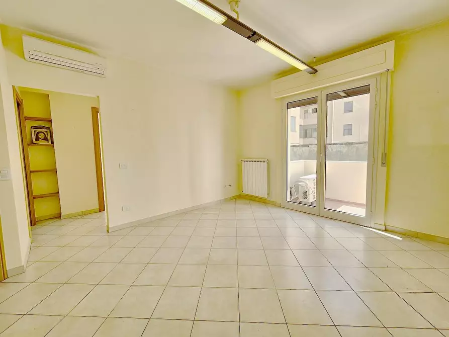Immagine 11 di Appartamento in vendita  a Pisa